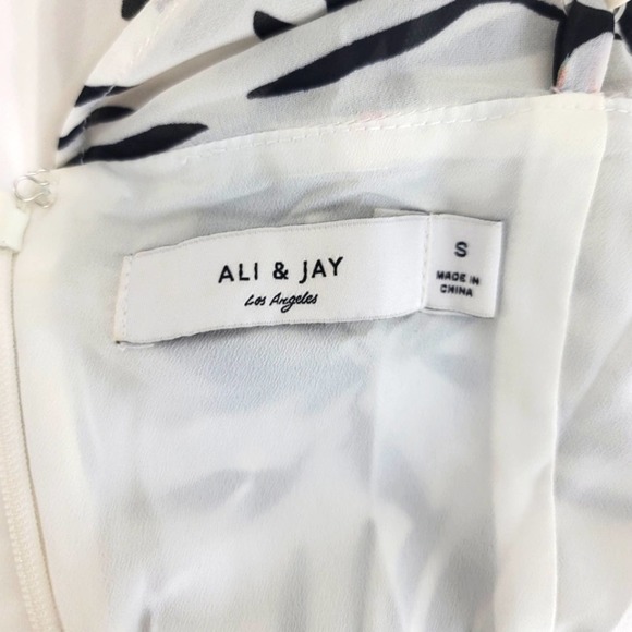 ALI & JAY FLOUNCE FLORAL BIRD PRINT HI-LO MAXI DRESS SPAGHETTI STRAP Size S - Picture 4 of 12